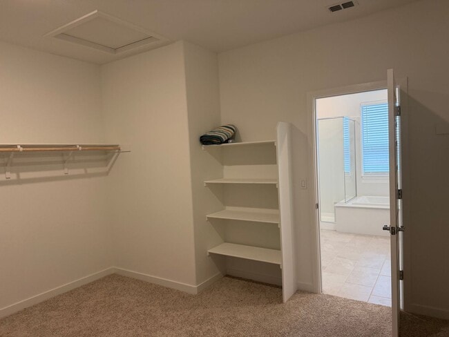 Building Photo - Beautiful Sacramento 5 Bedroom 3 Bathroom 3000 Sqft. Home for Rent