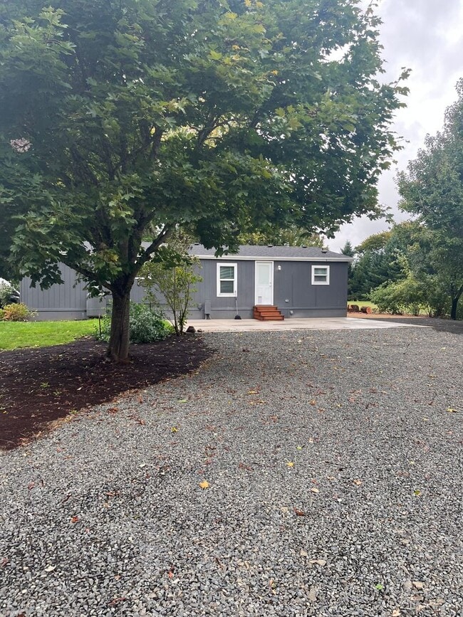 Building Photo - 1625 River Loop 1