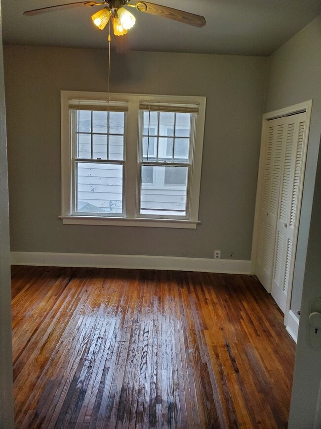 Building Photo - 2 Bed/ 1Bath/ Garage / Carport