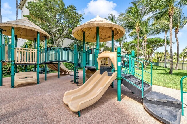 Building Photo - 19501 W Country Club Dr