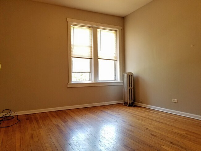 Building Photo - 2214 N St Louis Ave