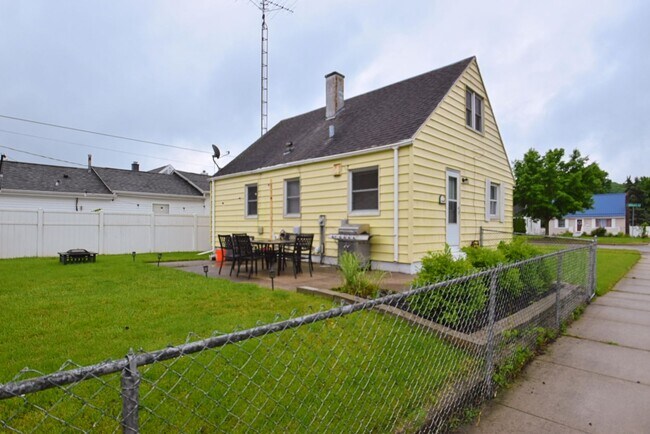 Building Photo - 2320 Milburn Blvd