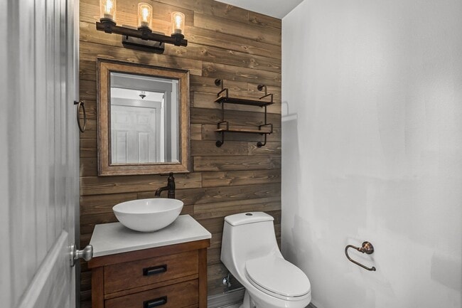 Building Photo - Exquisite 4 Bed, 2.5 Bath Redmond Retreat: Endless Backyard Amenities, Farmhouse Upgrades, and Tr...