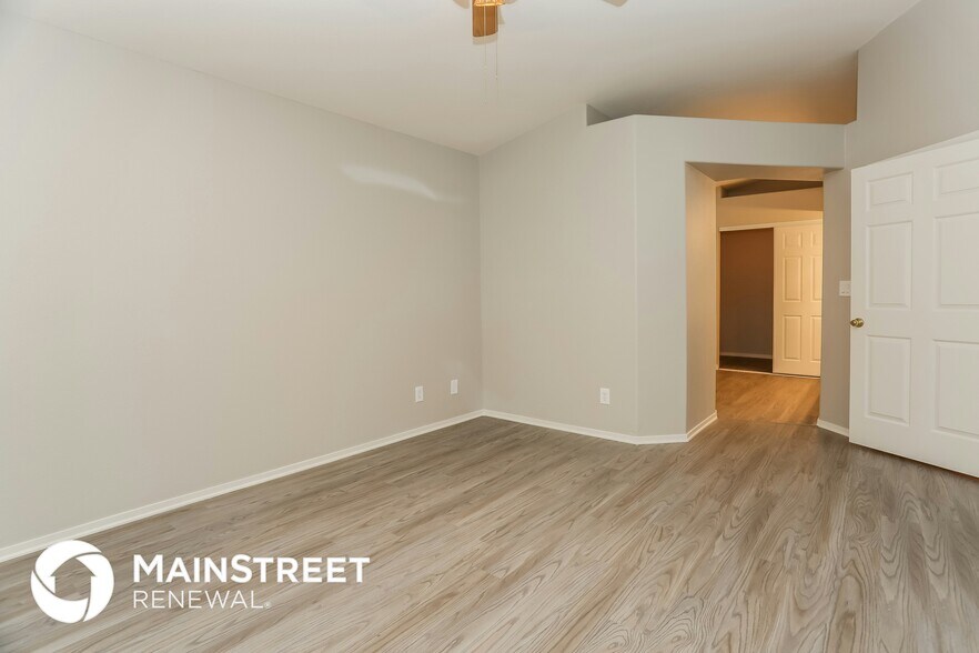 Building Photo - 6716 Rancho Santa Fe Dr