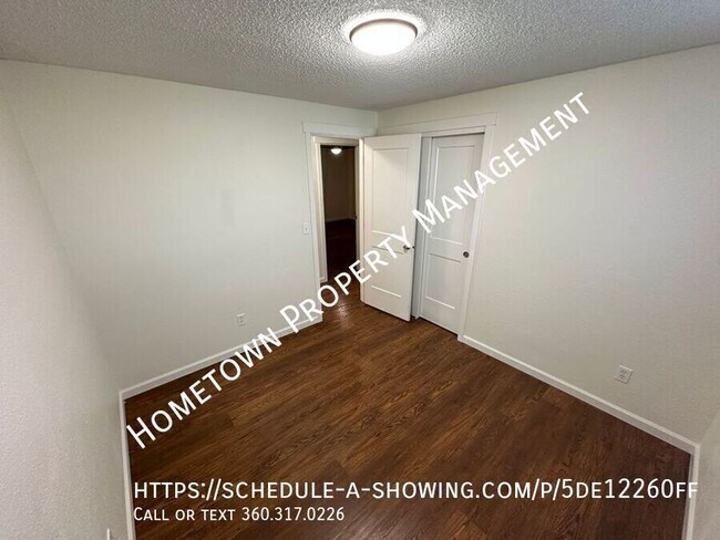 Building Photo - 3611 Landau Ave NE