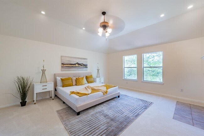 Building Photo - 7724 Yaupon Dr