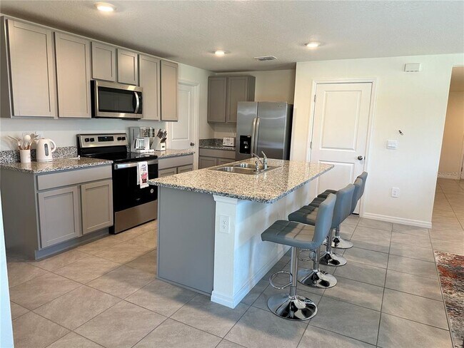 Building Photo - 2907 Rock Sound St