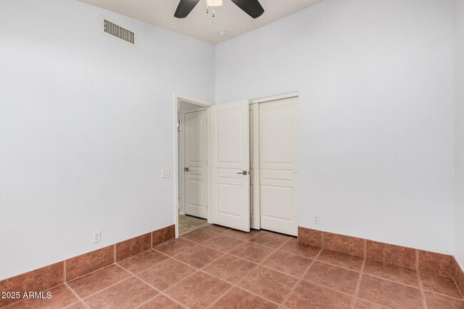 Building Photo - 3022 E Captain Dreyfus Ave