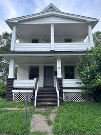 Building Photo - Move right in to this beautiful 1st floor unit!
