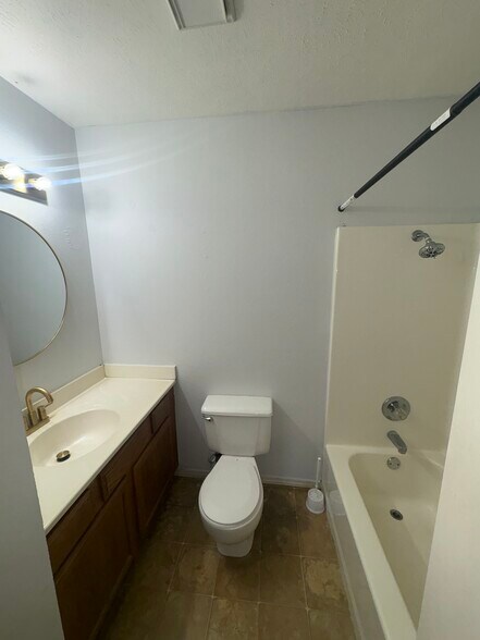 Building Photo - 2041 Wood Tree Ct