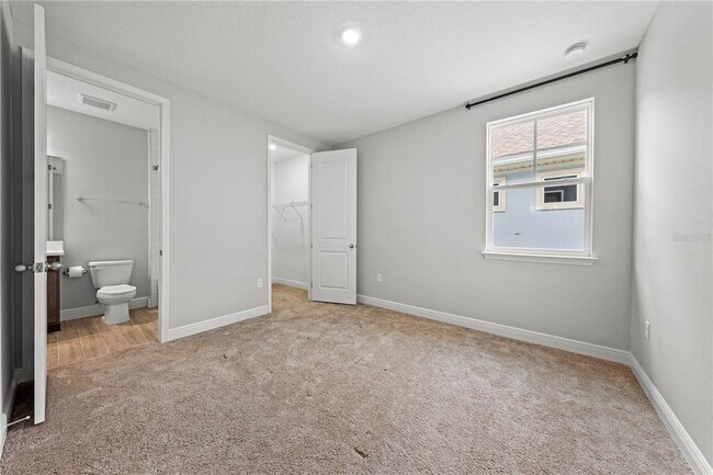 Building Photo - 10657 Marconi Ave