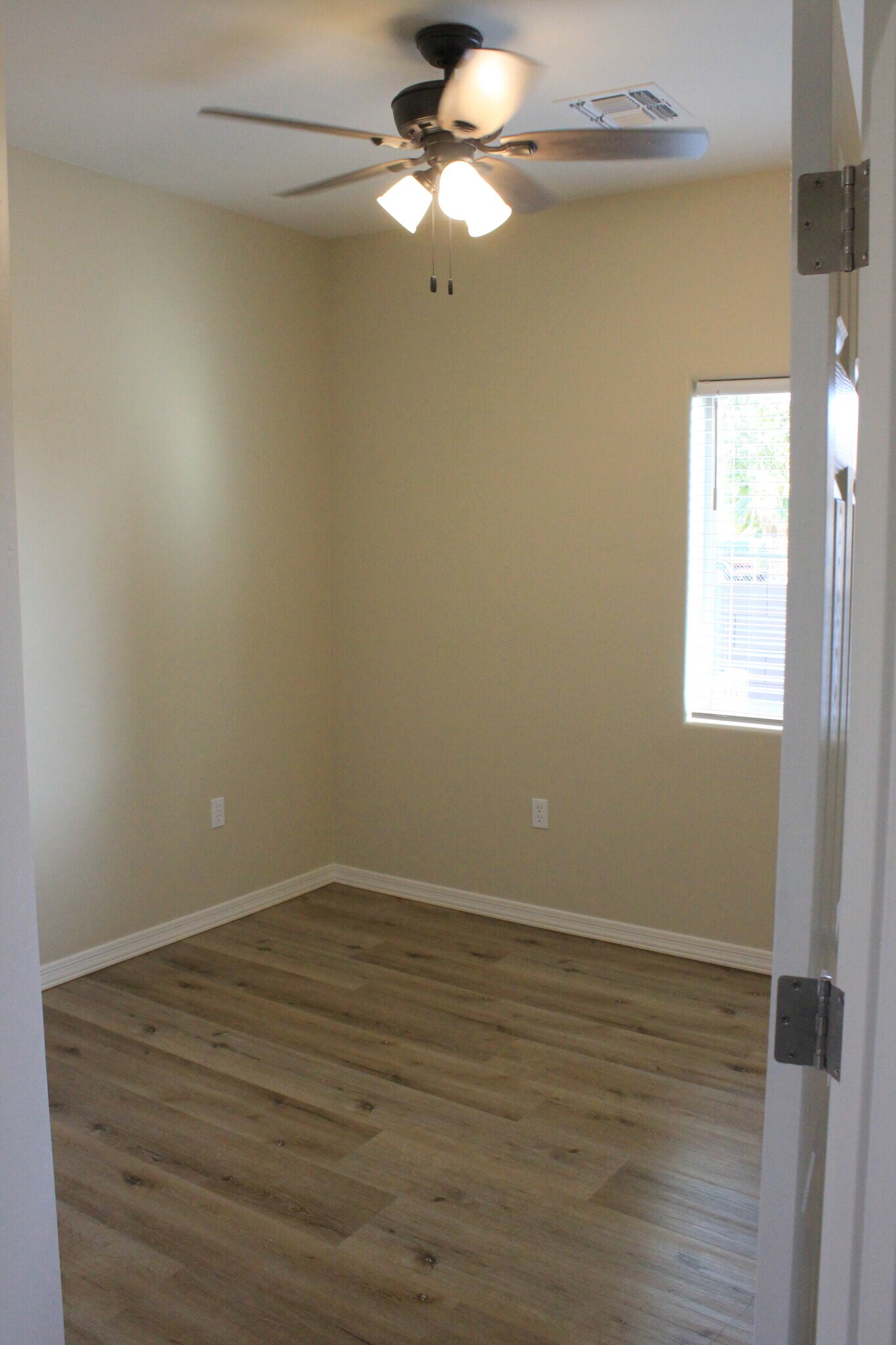 Building Photo - 9847 S Prescott Dr