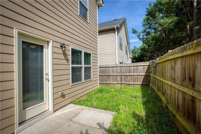Building Photo - 302 Alcovy Way
