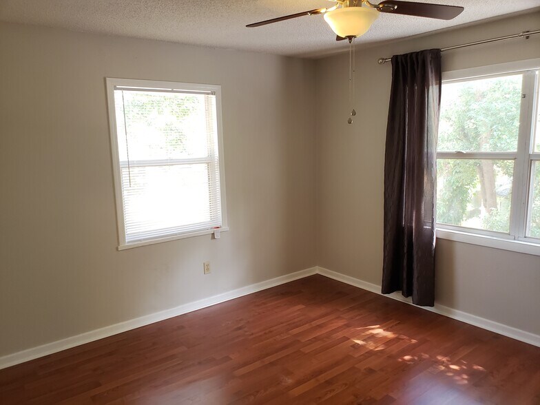 Building Photo - 939 E Bella Vista St