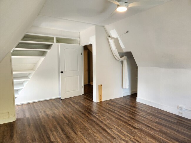 Building Photo - 1100 E 16th Ave