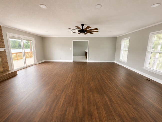 Building Photo - 101 Bayview Cir