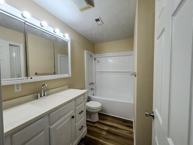 Building Photo - 476 Co Rd 118