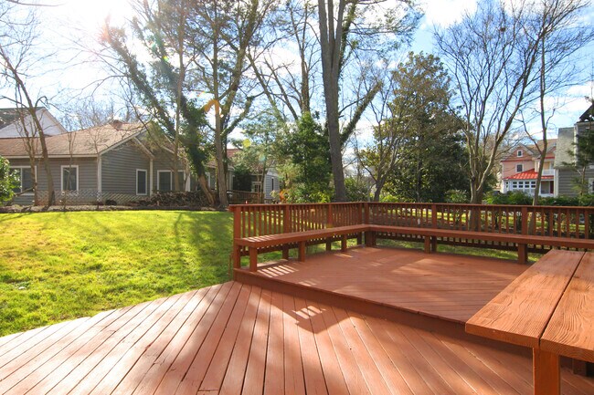 Deck - 2863 Chain Bridge Rd