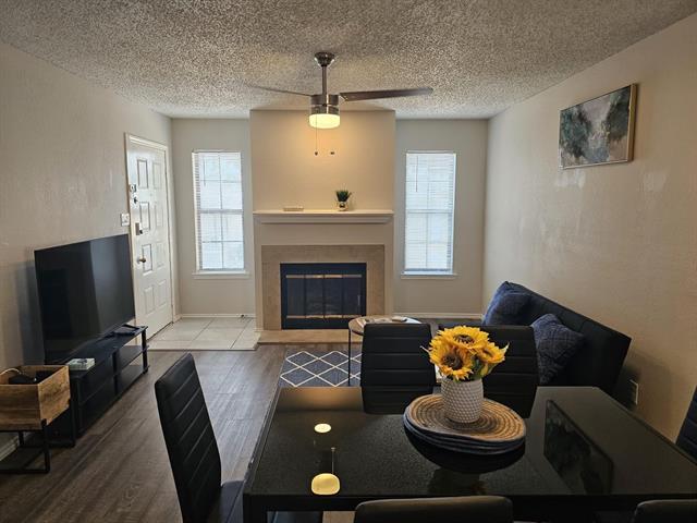 Building Photo - 1728 Crestpoint Dr