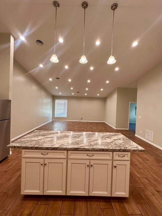 Building Photo - 127a Schroyers Ln