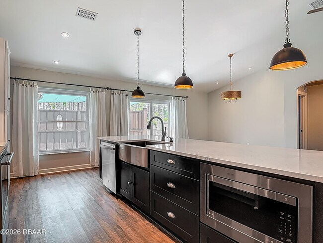 Building Photo - 14 Zollinger Pl