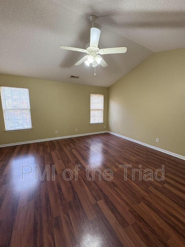 Building Photo - 152 Drewsbury Dr