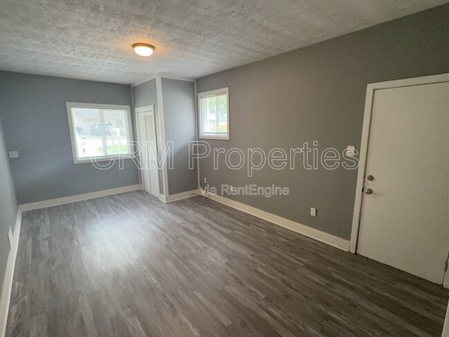 Building Photo - 3413 N Milton St