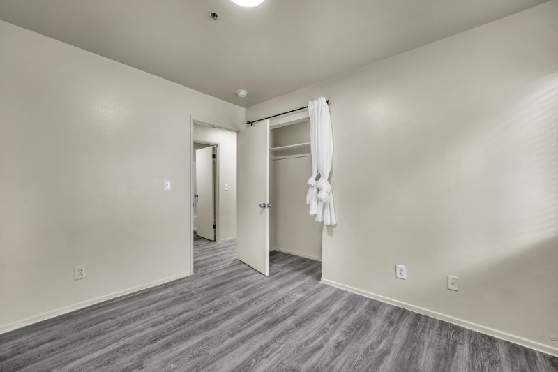 Building Photo - 5243 Huntington Dr N