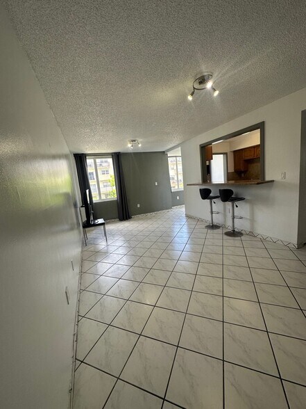 Building Photo - 250 180th Dr