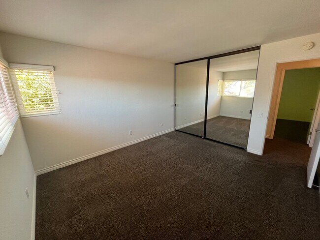 Building Photo - 4925 Regla Ct