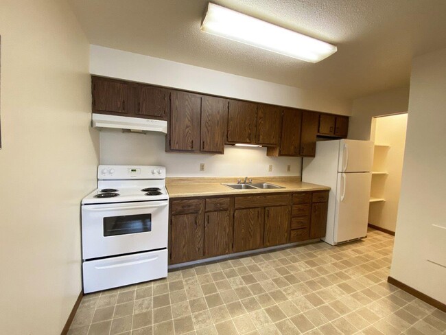 Kitchen - Autumn Grove Apartments