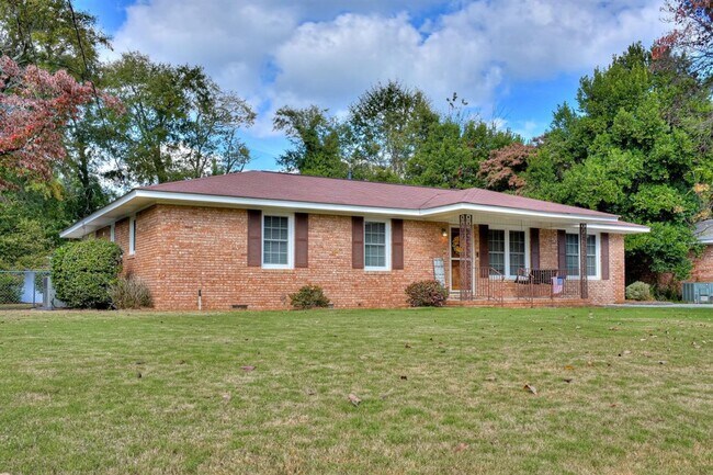Building Photo - 3649 Lynnwood Dr