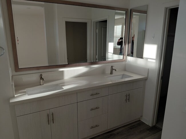 Building Photo - 2040 Quartet Loop