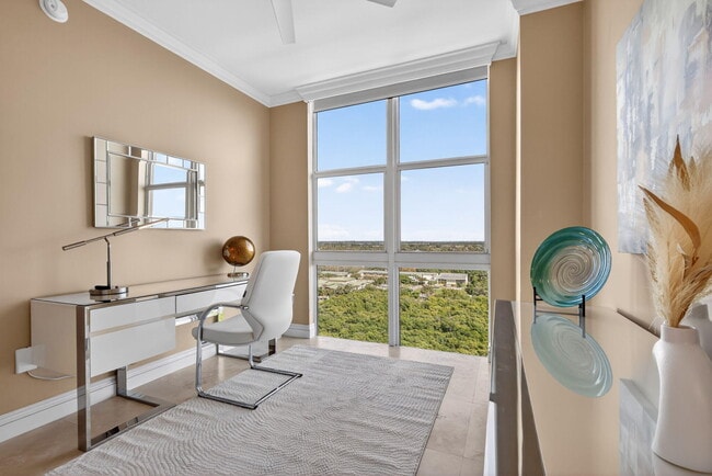 Building Photo - 700 E Boynton Beach Blvd