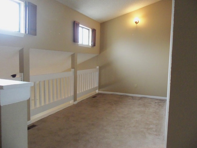 Building Photo - 1414 E Mart-Way Cir