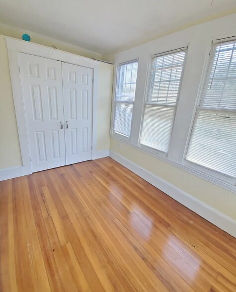 Building Photo - 65 Olcott St