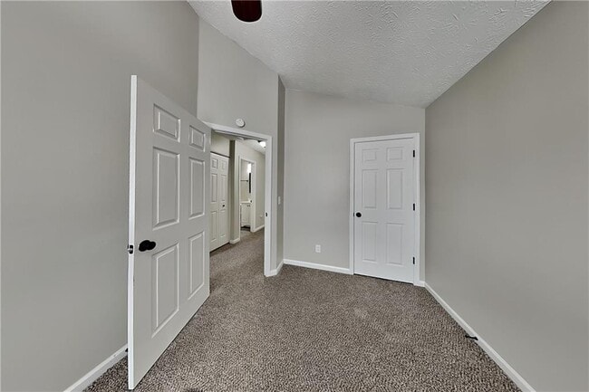 Building Photo - 670 Chantress Ct