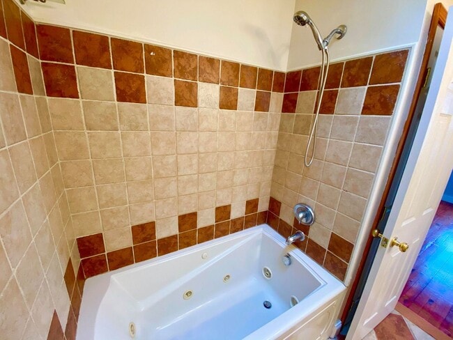 Building Photo - Exceptional 2bed/3ba Patterson Park Home - Large Rear Deck & Parking Pad!