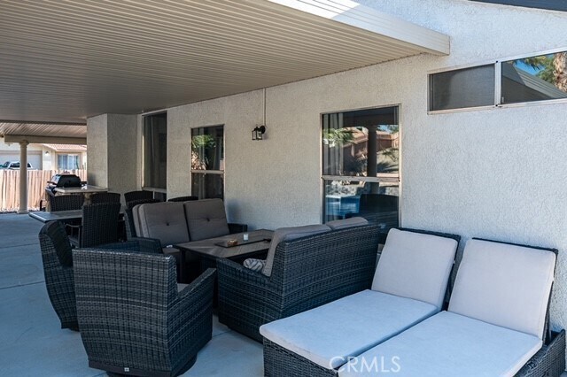 Building Photo - 9574 Vía Real