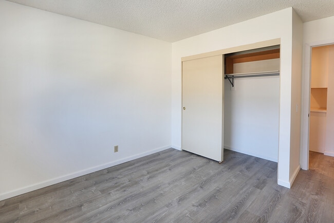 Building Photo - 7912 Rainbow Cir