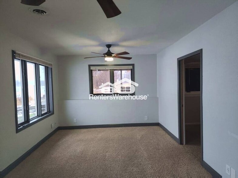 Building Photo - 765 US-63