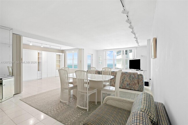 Building Photo - 5001 Collins Ave