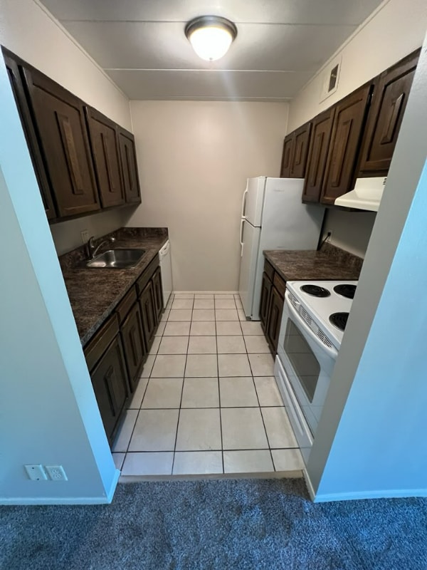 Building Photo - 4401 S 27th St