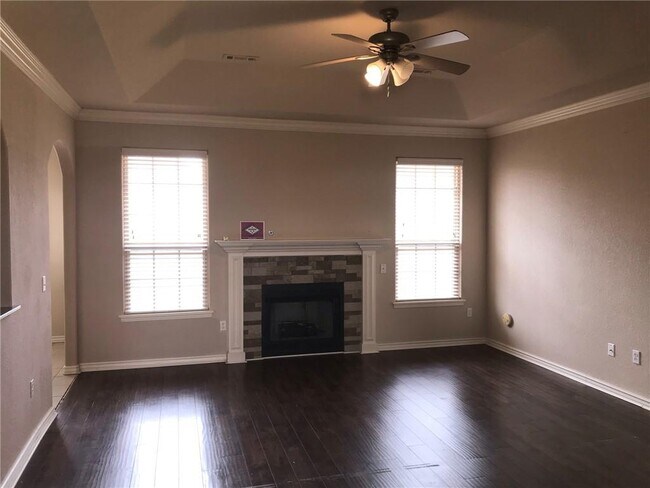 Building Photo - 461 Novarra Dr