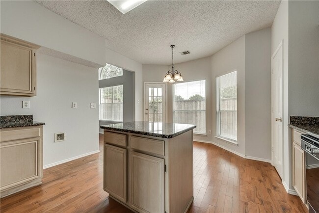 Building Photo - 905 Ponderosa Creek