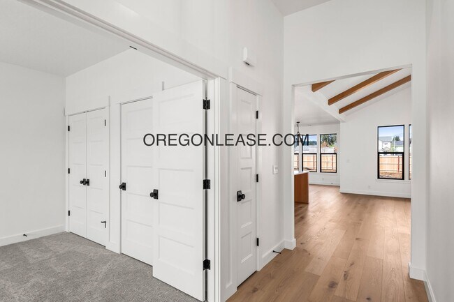 Building Photo - Gorgeous New Construction in Brand New Veneta Subdivision