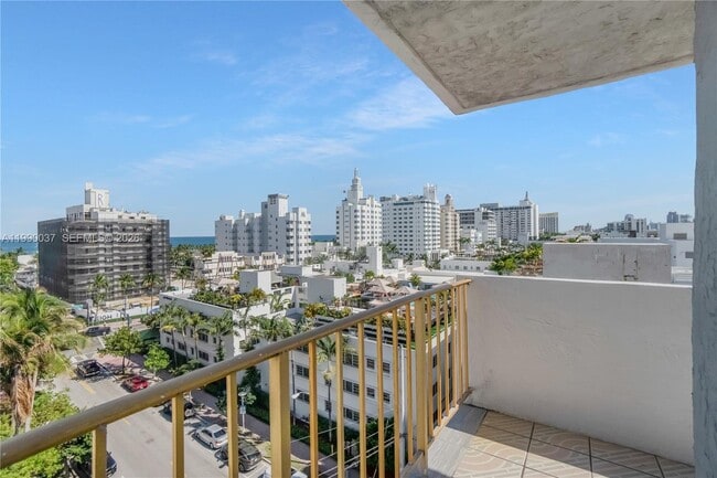 Building Photo - 245 18th St