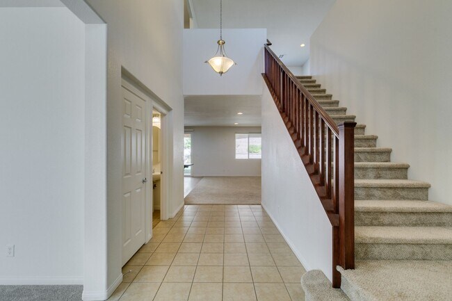 Building Photo - 12056 La Palmera Ave
