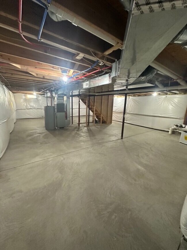 Building Photo - 4 Kings Way