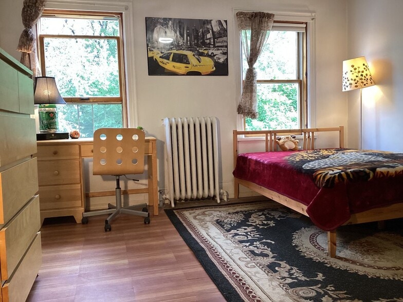 Building Photo - 122 India St